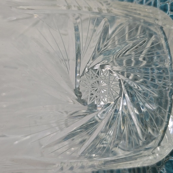 Elegant Crystal Jar with Lid - Picture 8 of 8